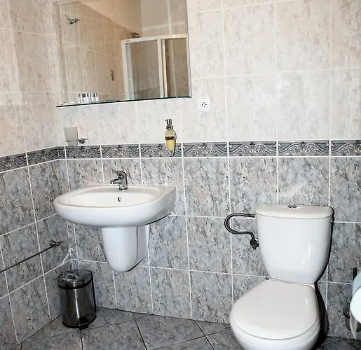 Pelikán 3*